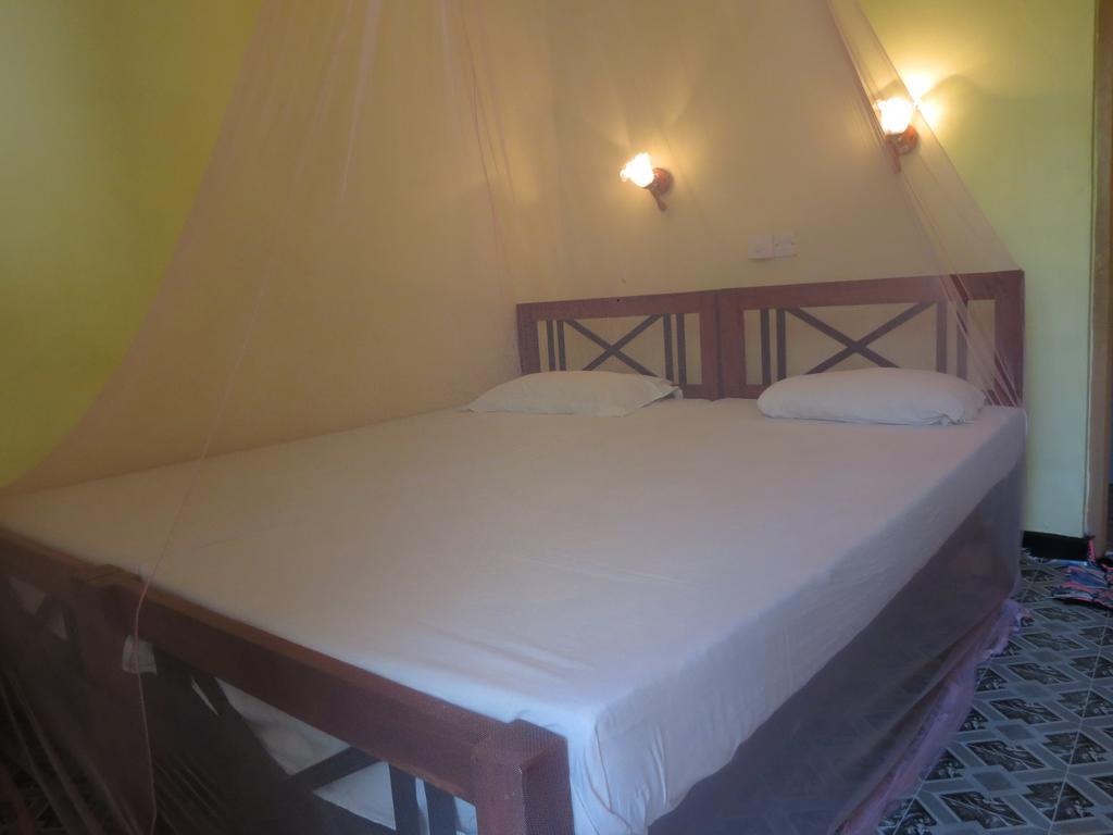 Why Not Guest House Hikkaduwa Habitación foto